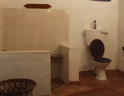Sandarusi house, bathrooms