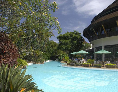  Nairobi travel hotel,Safari park hotel